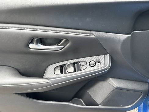 Certified 2025 Nissan Sentra SV image 21