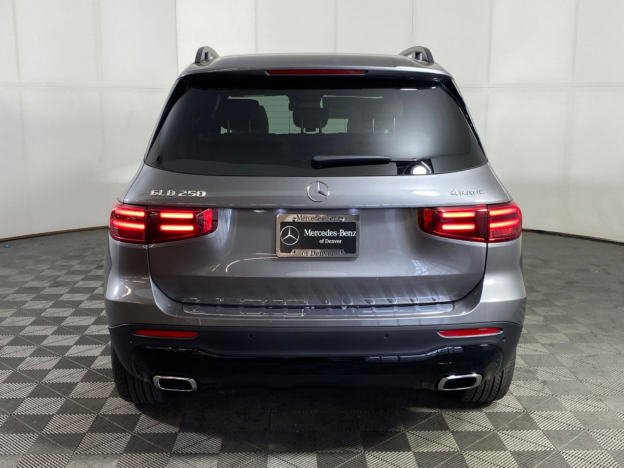 Used 2026 Mercedes-Benz GLB 250 4MATIC image 10
