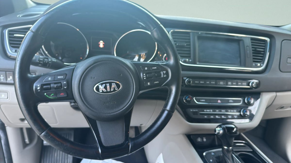 Used 2016 Kia Sedona SX FWD image 13
