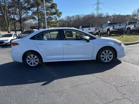 Used 2023 Toyota Corolla LE image 6