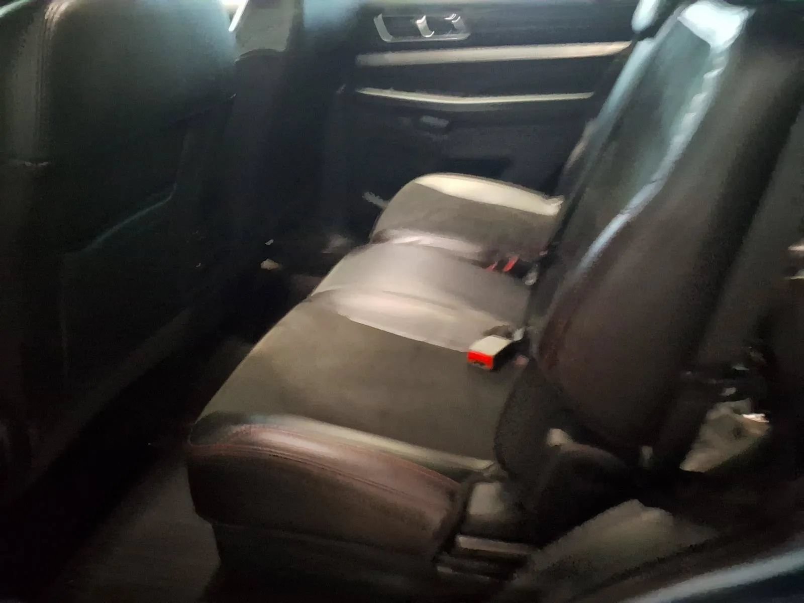 Used 2018 Ford Explorer XLT w/ Equipment Group 202A AWD/4WD image 15
