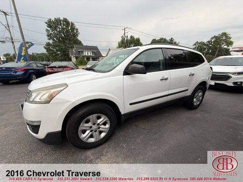 Used 2016 Chevrolet Traverse LS FWD image 3
