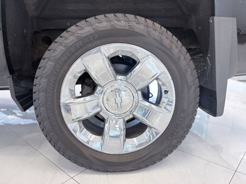 Used 2017 Chevrolet Silverado 1500 LTZ Z71 w/ LTZ Plus Package AWD/4WD image 39