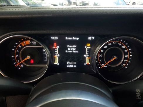 Used 2020 Jeep Wrangler Unlimited Sahara AWD/4WD image 30