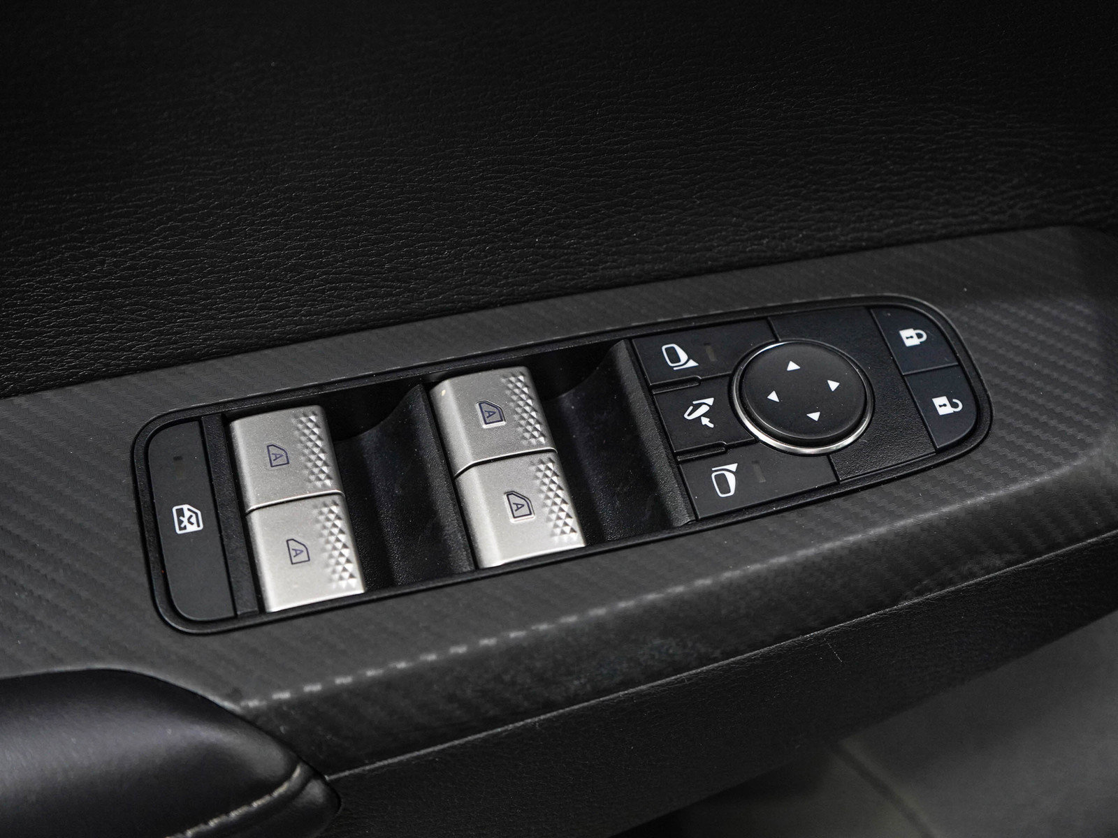 Used 2025 Mitsubishi Outlander SEL AWD/4WD image 24