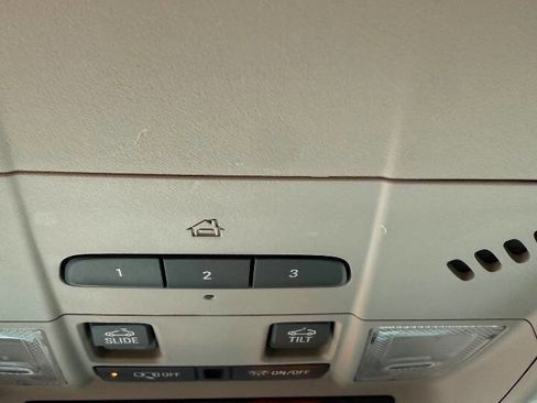 Used 2020 Buick Enclave Essence image 36