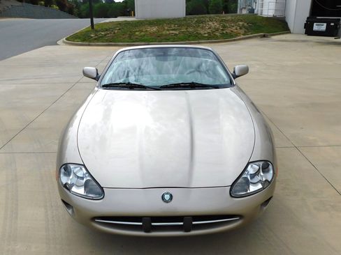 Used 2000 Jaguar XK8 Convertible RWD image 4