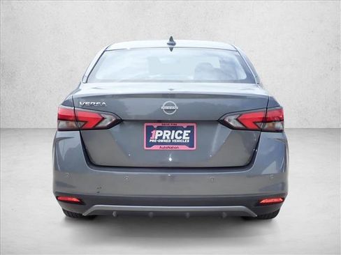 Used 2025 Nissan Versa SV FWD image 3