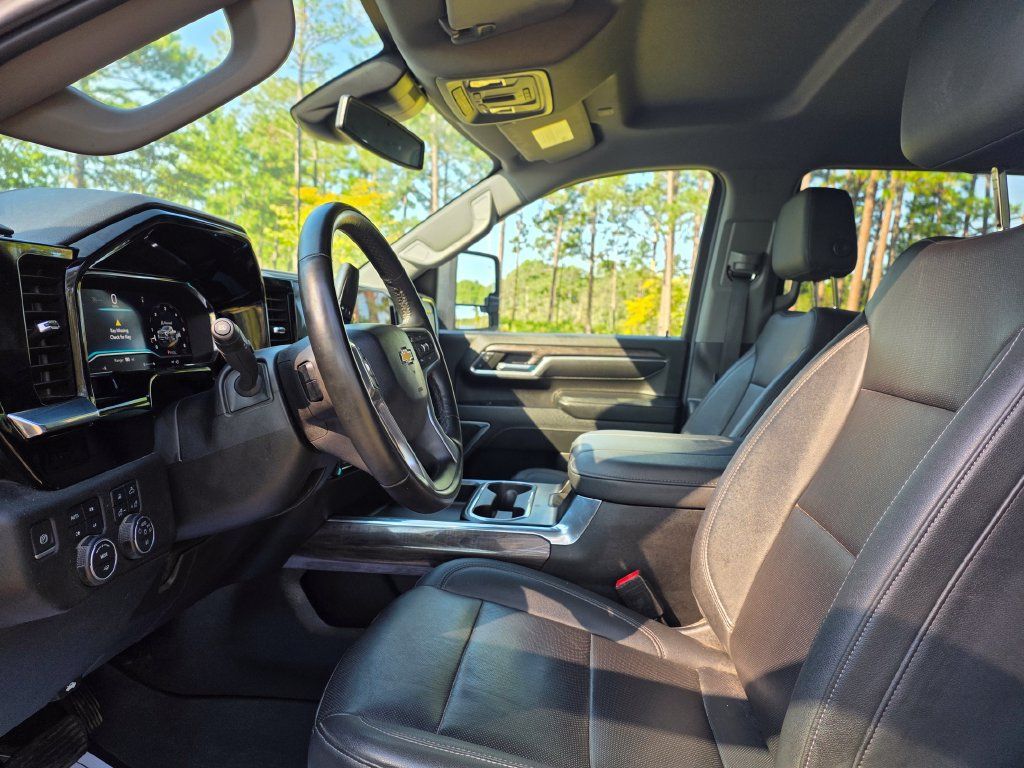 Used 2024 Chevrolet Silverado 2500 LTZ w/ LTZ Plus Package AWD/4WD image 14