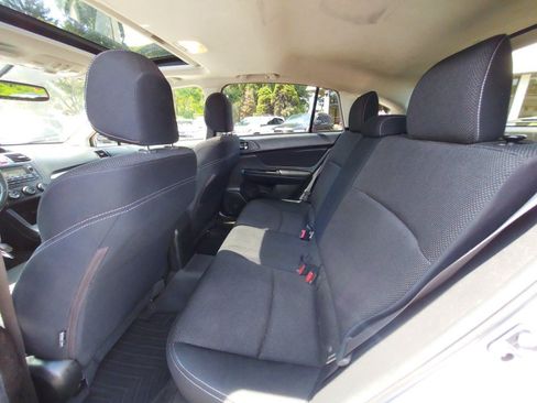 Used 2014 Subaru Crosstrek 2.0i Premium w/ Moonroof Package AWD/4WD image 9