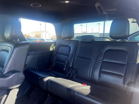 Used 2021 Lincoln Navigator Reserve image 17