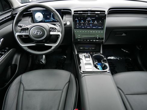 Certified 2024 Hyundai Tucson Limited image 10