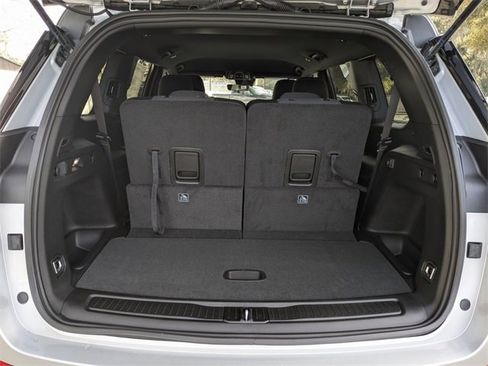 New 2025 Jeep Grand Cherokee L Laredo image 14