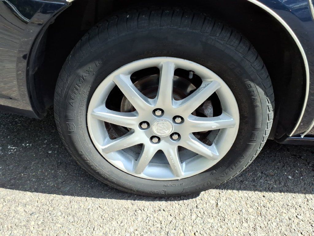 Used 2008 Buick Lucerne CXL w/ Driver Confidence Package FWD image 8