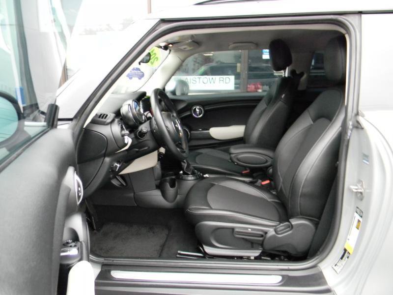 Used 2015 MINI Cooper 2-Door Hardtop FWD image 11