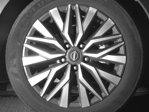 Used 2025 Nissan Altima 2.5 SV image 13