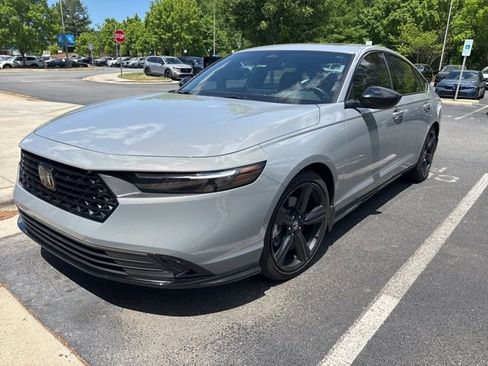 Used 2024 Honda Accord Sport image 4