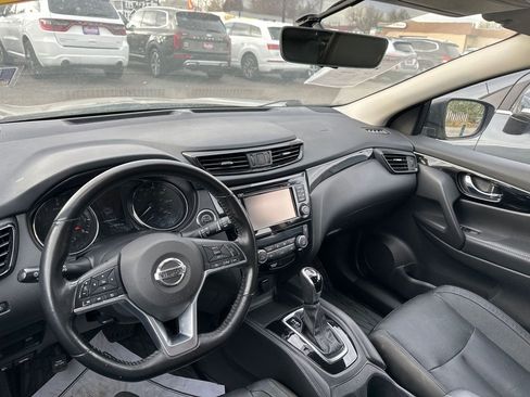 Used 2017 Nissan Rogue Sport SL image 25