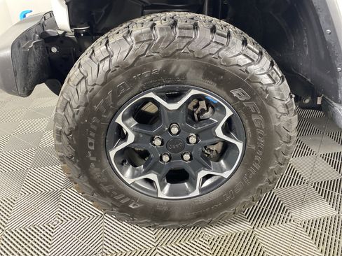 Used 2023 Jeep Wrangler Unlimited Rubicon 4xe w/ Cold Weather Group AWD/4WD image 15