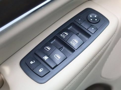 Used 2017 Jeep Grand Cherokee Limited AWD/4WD image 10