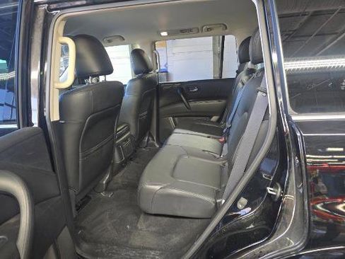 Used 2022 Nissan Armada SV w/ SV Appearance Package image 9