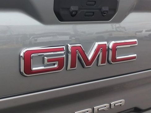 New 2026 GMC Sierra 1500 SLE w/ Preferred Package AWD/4WD image 30