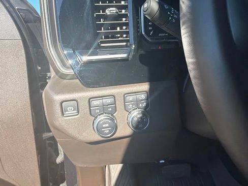 Used 2024 GMC Sierra 1500 SLT AWD/4WD image 24