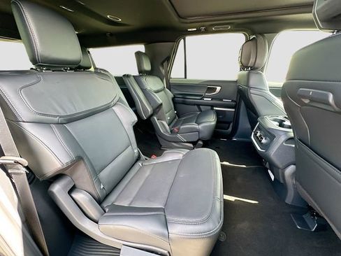 Used 2026 Ford Expedition Max Platinum w/ Stealth Appearance Package AWD/4WD image 28