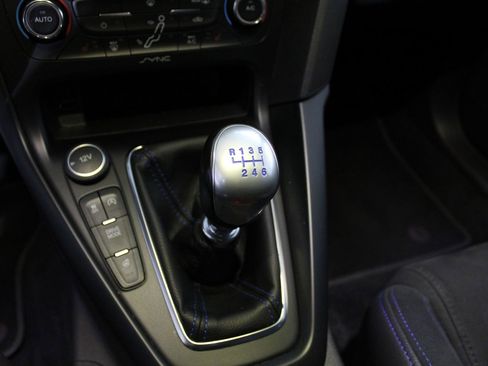 Used 2017 Ford Focus RS image 28