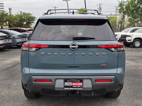 New 2026 Nissan Pathfinder SL FWD image 5