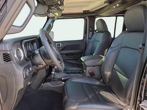 New 2025 Jeep Gladiator High Tide image 14