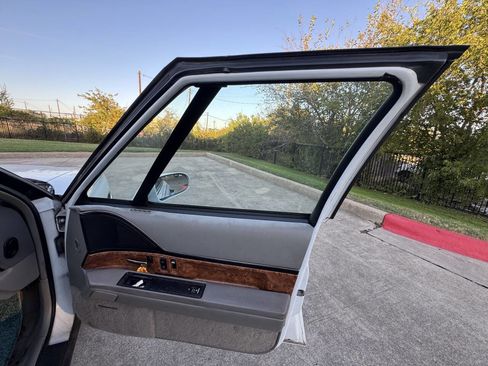 Used 1995 Buick Le Sabre Custom image 20