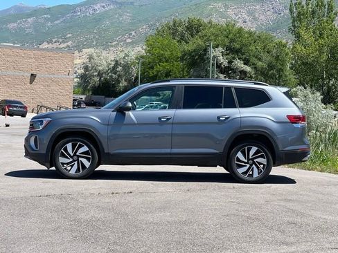 Used 2024 Volkswagen Atlas SE AWD/4WD image 4
