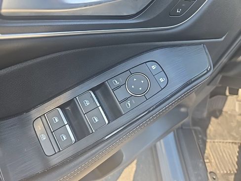Used 2024 Nissan Rogue Platinum AWD/4WD image 10