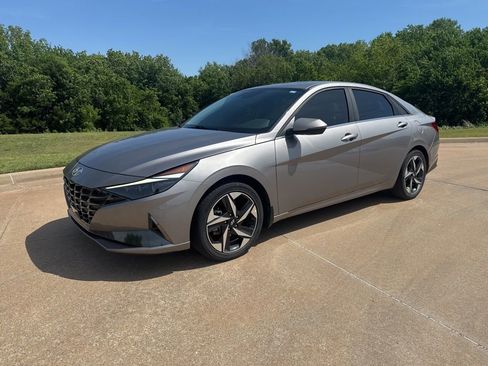 Used 2023 Hyundai Elantra Limited FWD image 1