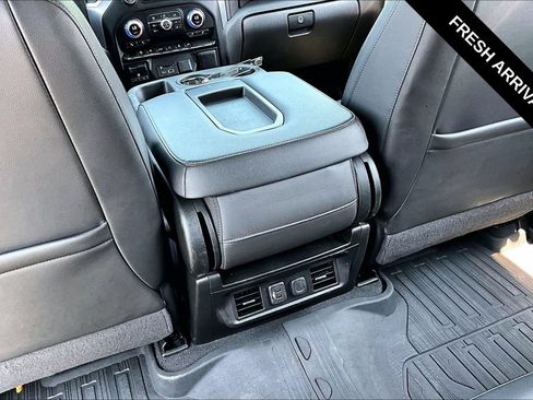 Used 2020 GMC Sierra 1500 SLT w/ X31 Off-Road Package AWD/4WD image 12