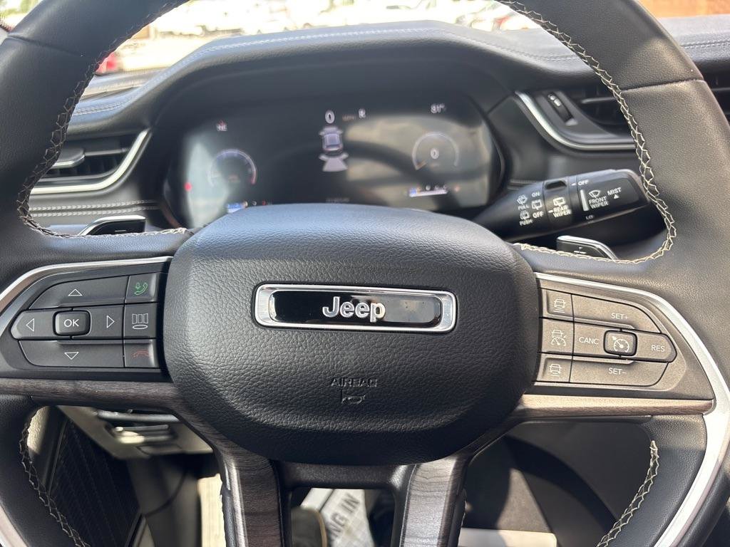 Used 2024 Jeep Grand Cherokee L Limited w/ Luxury Tech Group II AWD/4WD image 31