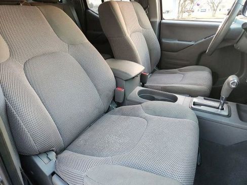 Used 2019 Nissan Frontier SV image 14