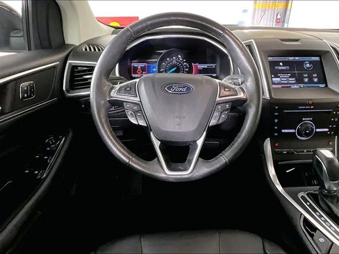 Used 2015 Ford Edge Titanium image 5