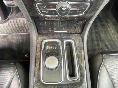 Used 2019 Chrysler 300 Limited image 21