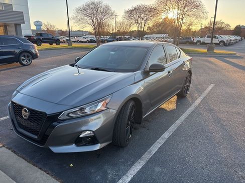 Used 2022 Nissan Altima 2.5 SR w/ Midnight Edition Package image 15