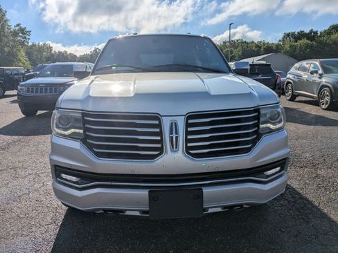 Used 2015 Lincoln Navigator 4WD image 2