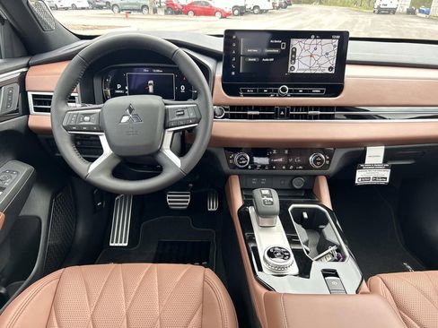 New 2026 Mitsubishi Outlander SEL image 16