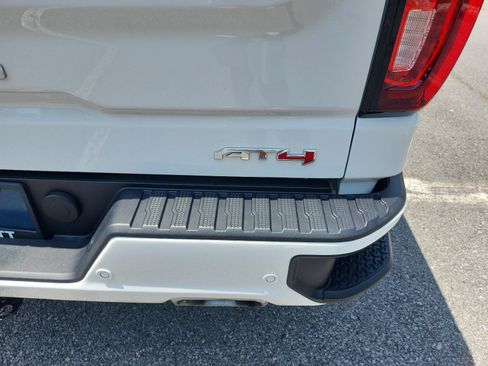 Certified 2025 GMC Sierra 1500 AT4 w/ AT4 Premium Package AWD/4WD image 5