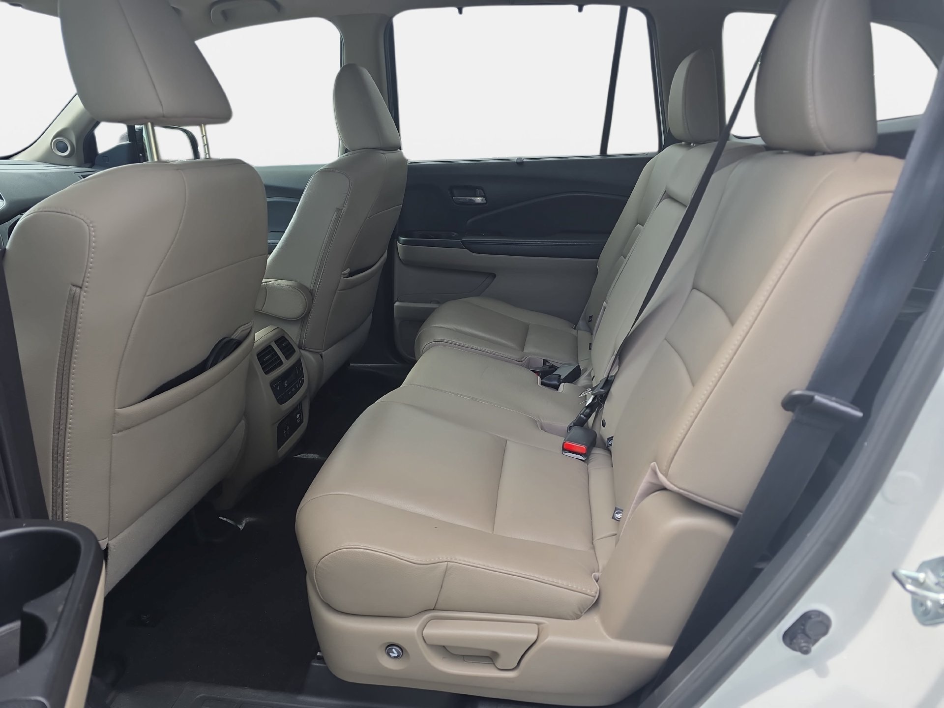Used 2021 Honda Pilot Touring image 14