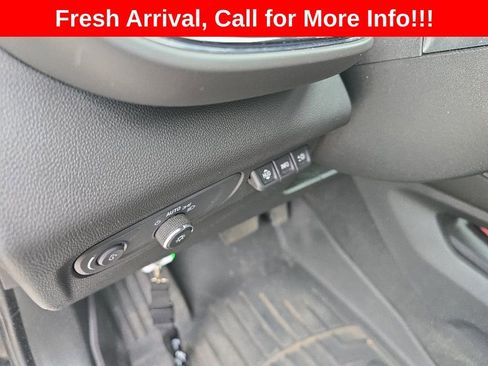Used 2023 Buick Envision Avenir AWD/4WD image 17