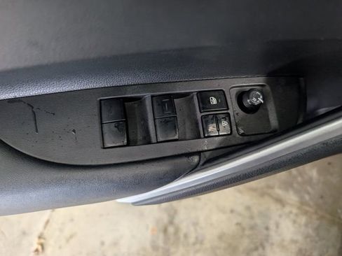 Used 2023 Toyota Corolla Cross AWD Hybrid image 19