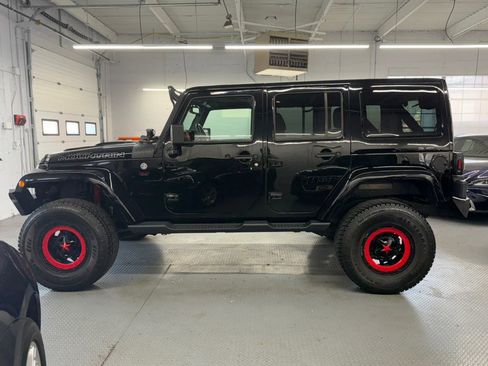 Used 2017 Jeep Wrangler Unlimited Sahara image 12