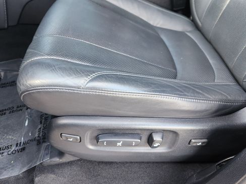 Used 2021 Lexus LX 570 4WD w/ 3rd Row & Luxury Pkg image 15