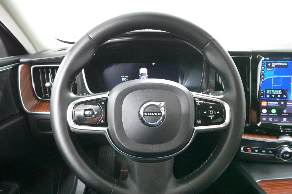 Used 2023 Volvo XC60 B5 Ultimate w/ Climate Package AWD/4WD image 11